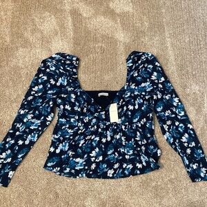 Abercrombie Women’s Long Sleeve Sheer Twist Front Top in Blue Floral